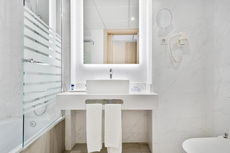 Bathroom 3, Best San Diego, Tarragona