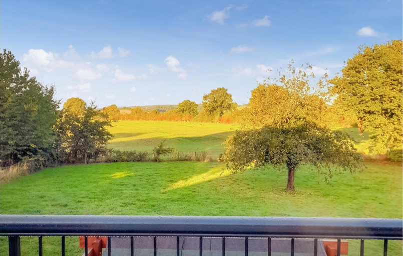 4 Bedroom Awesome Home In Saint-pierre-sur-orth, Mayenne