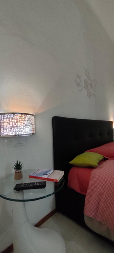 Bedroom 1, LA TANA DELLA VOLPE, La Spezia