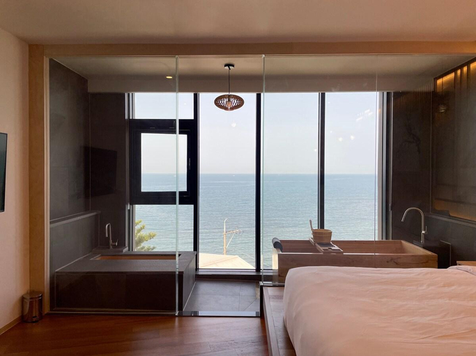 Bedroom 2, Jeju Aewol Eoneu Meotjin Nal - Pool Villa & Ryokan, Jeju