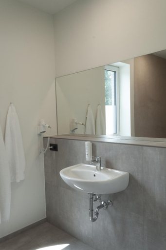 Bathroom 26