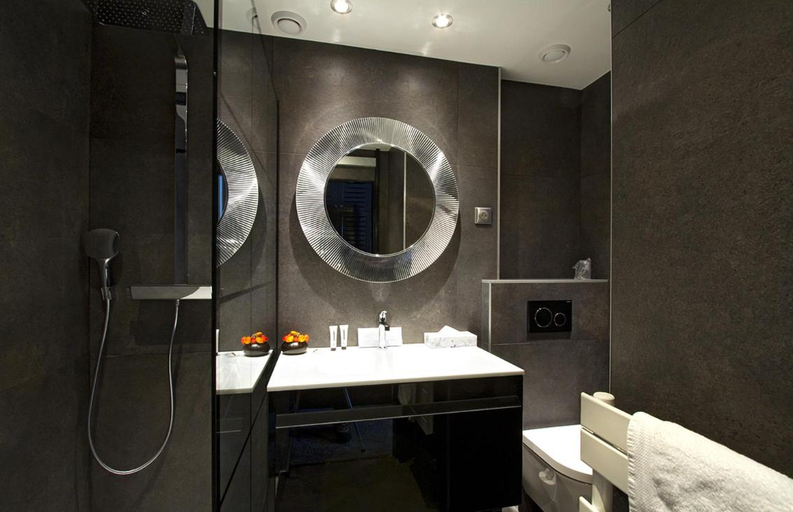 Bathroom 4, Hotel Les Melezes, Isère