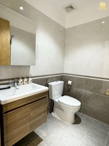 Bathroom 15