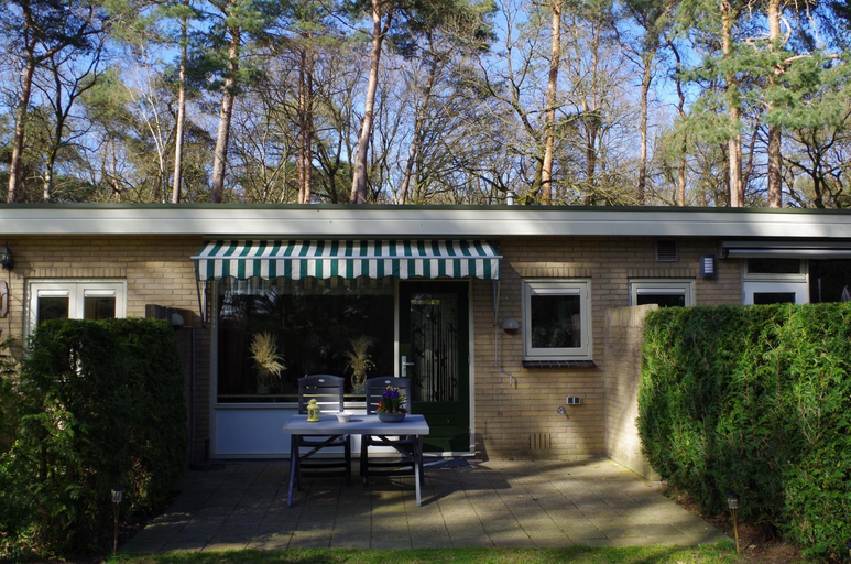 Geschakelde bungalow op de Veluwe "De Eekhoorn", Ede