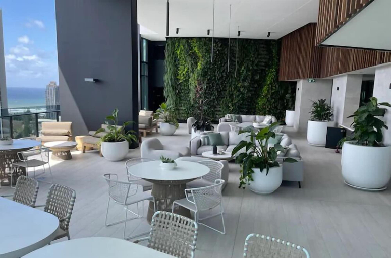 Food & Drinks 5, La Jolla Holiday Broadbeach, Gold Coast