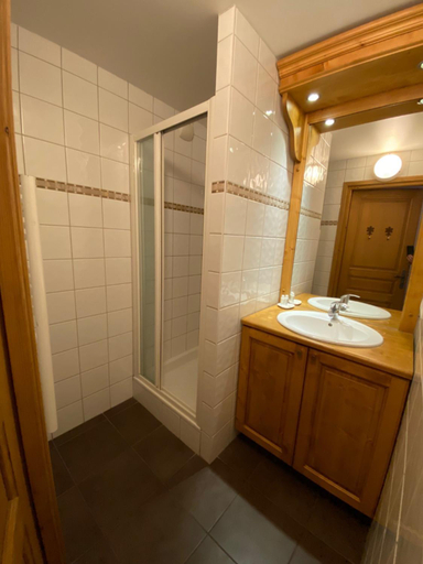 Bathroom 5, Residence and Spa Vallorcine Mont-Blanc, Haute-Savoie