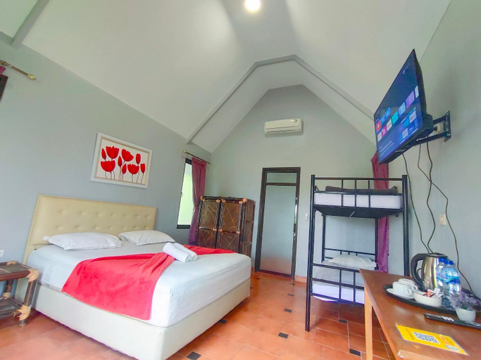 Bedroom 12