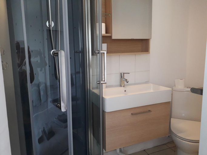 Bathroom, Le Corto, Vienne