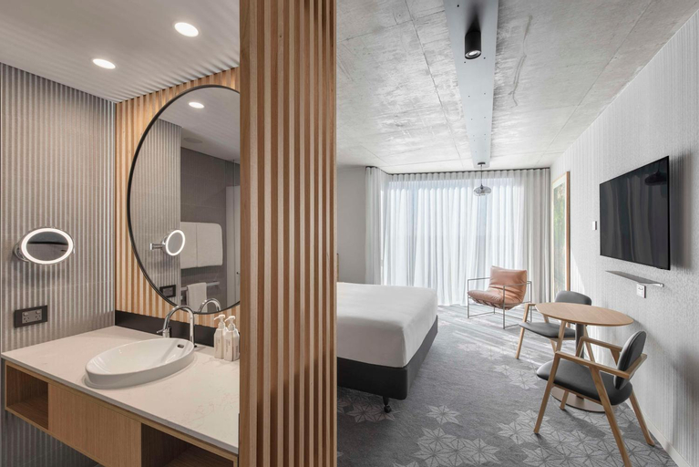 Bathroom 4