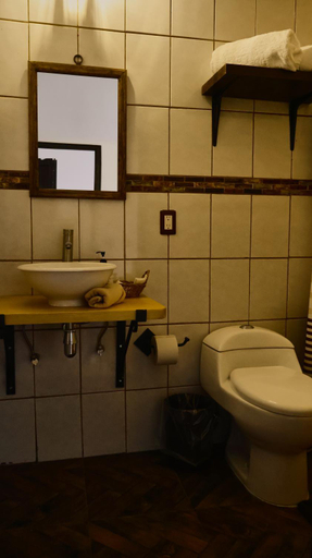 Bathroom 3, Casa Gardenia Hotel, Tecozautla