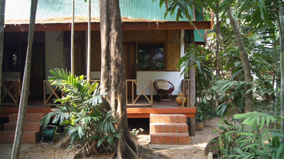 Exterior 9