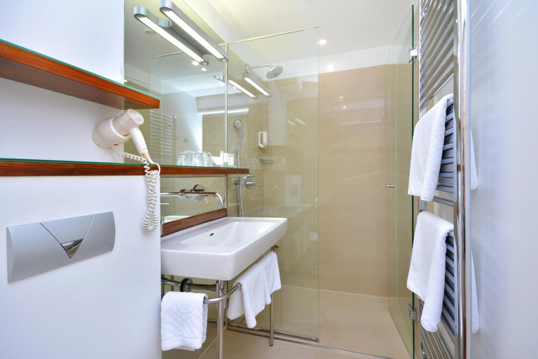 Bathroom 5, Jupiter Luxury Hotel, Split