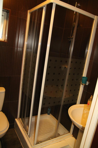 Bathroom 7