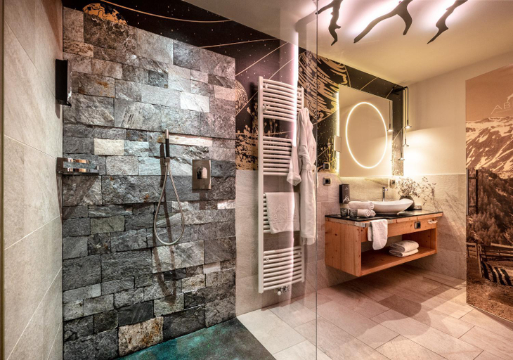 Bathroom 4, Abinea Dolomiti Romantic Spa Hotel, Bolzano