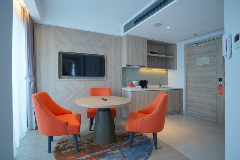 Dining Room 8