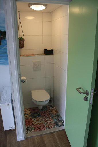 Bathroom 2, Bed & Breakfast Aalsmeer, Aalsmeer
