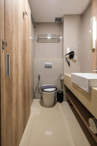 Bathroom 14