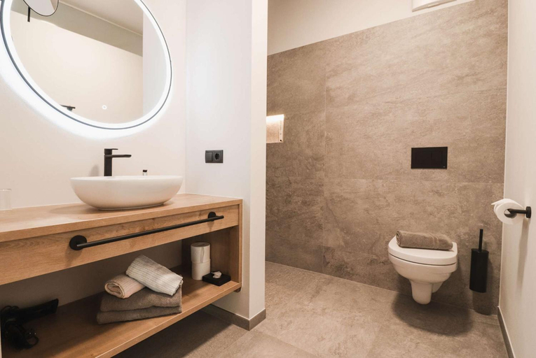 Others 5, Guesthouse Karnatsch, Bolzano