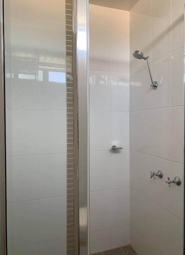 Bathroom 5, Charleville Motel, Murweh