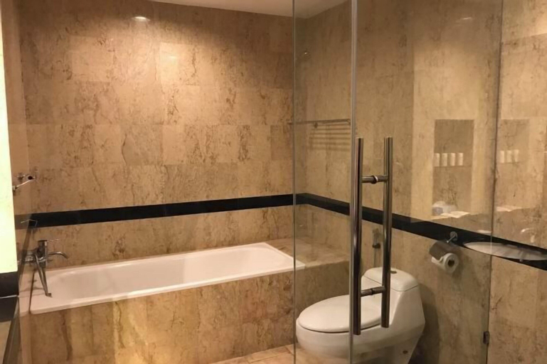 Bathroom 25