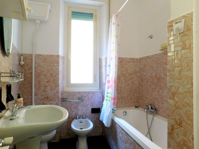 Bedroom 2, Trilocale vicino alla stazione, Levanto, La Spezia
