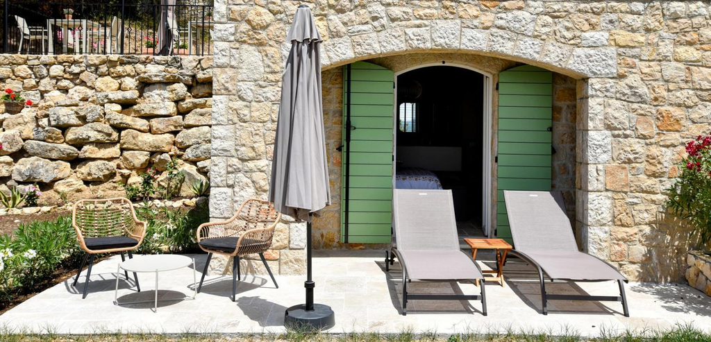 Others 4, Chambre d'hotes Cottes, Var