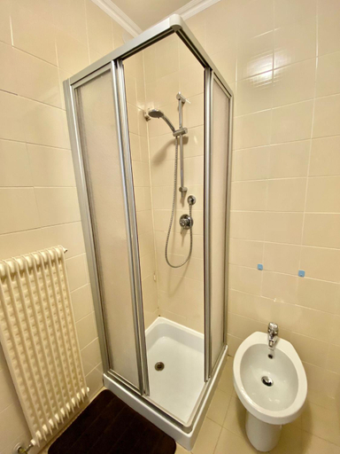 Bathroom 4, Hotel B&B Lorenzini Ski, Belluno