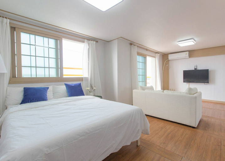 Bedroom 2, Hong Yang, Jeju