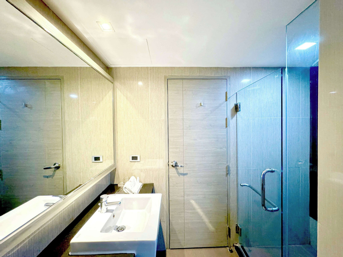 Bathroom 16