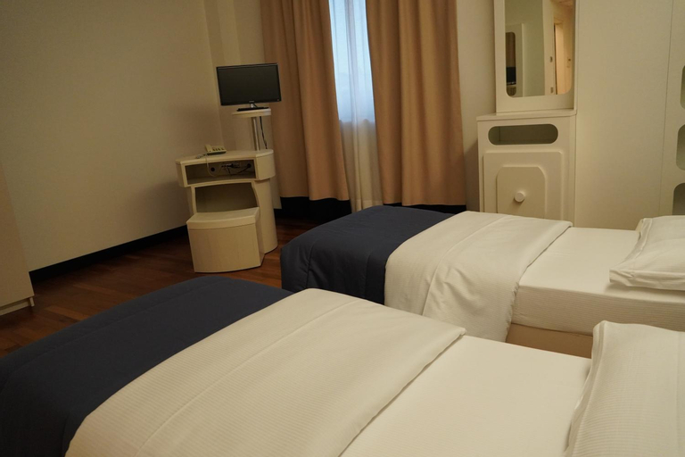 Bedroom 6