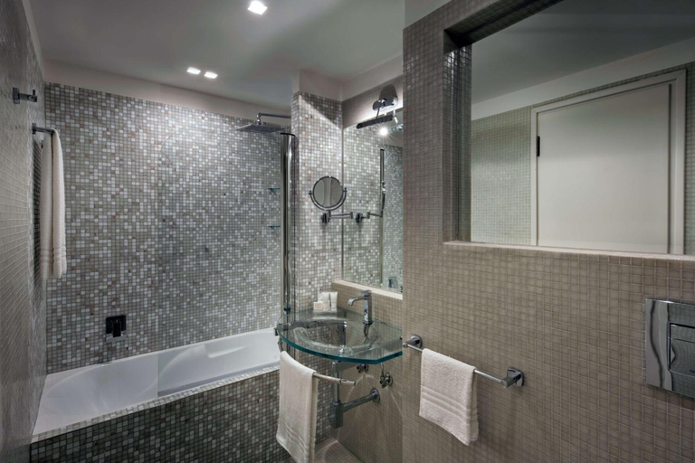 Bathroom 5, Hotel Paradiso, BW Signature Collection, Napoli