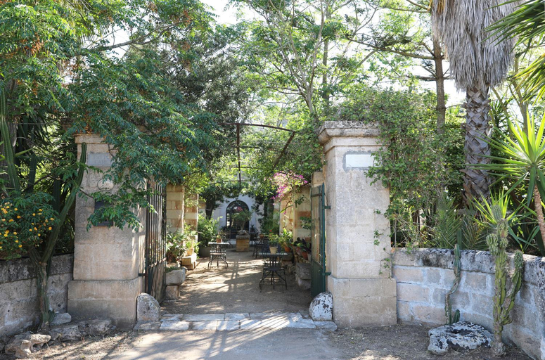 Others 4, Masseria Caretti Grande, Lecce