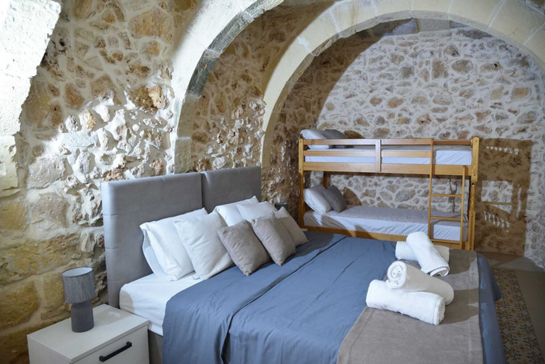 Bedroom 3, San Pawl bnb Farmhouse Calypso
