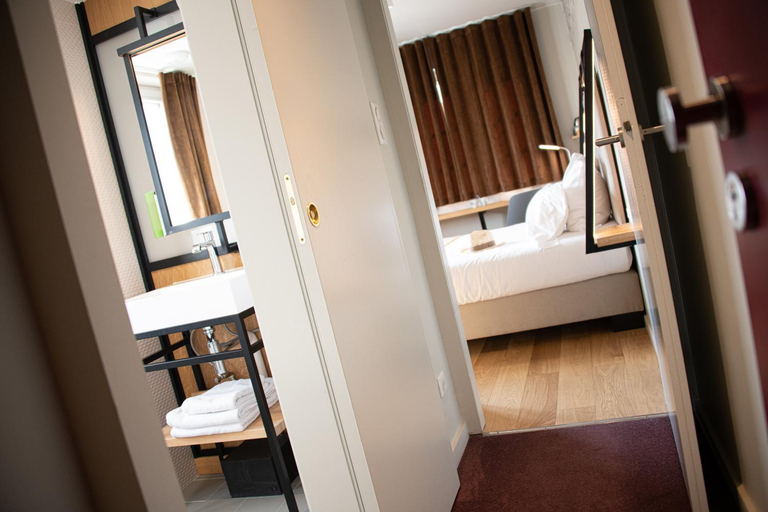 Bathroom 4, Aigle d'Or - Strasbourg Nord, Bas-Rhin