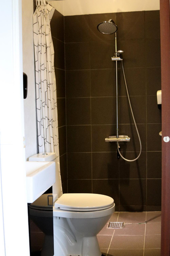 Bathroom, Kanns Hotel, Bornholm