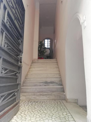 Others 5, Stately central apartment, 80 m2, 7' from metro, Attica