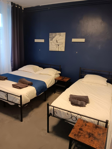 Bedroom 2, hotel du Nord, Nièvre