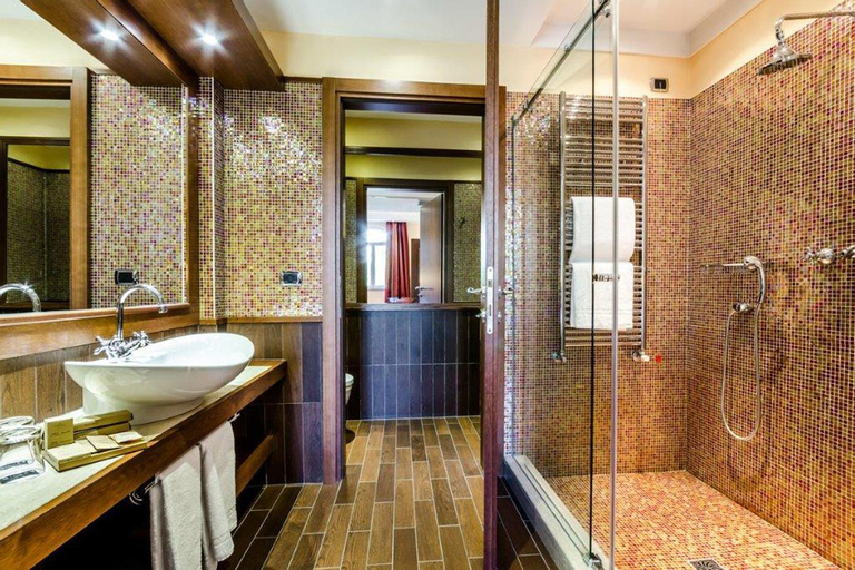 Bathroom 7