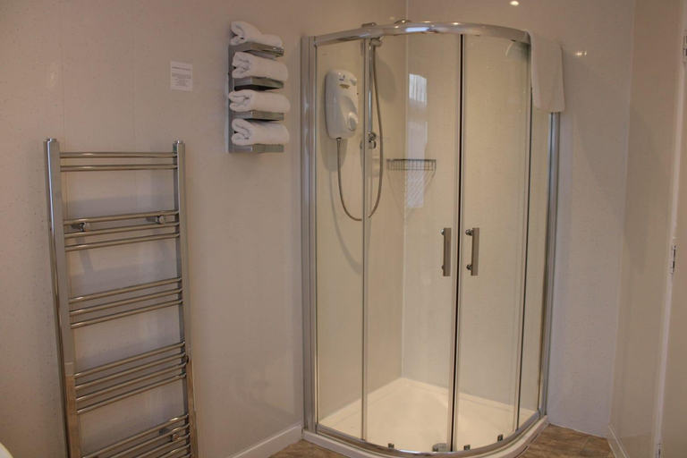 Bathroom 3, Mardonia Hotel, Blackpool