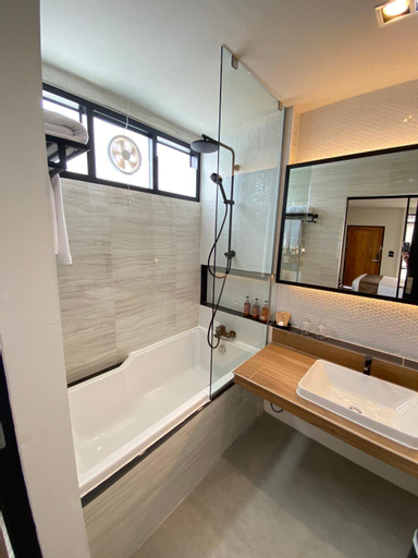 Bathroom 14