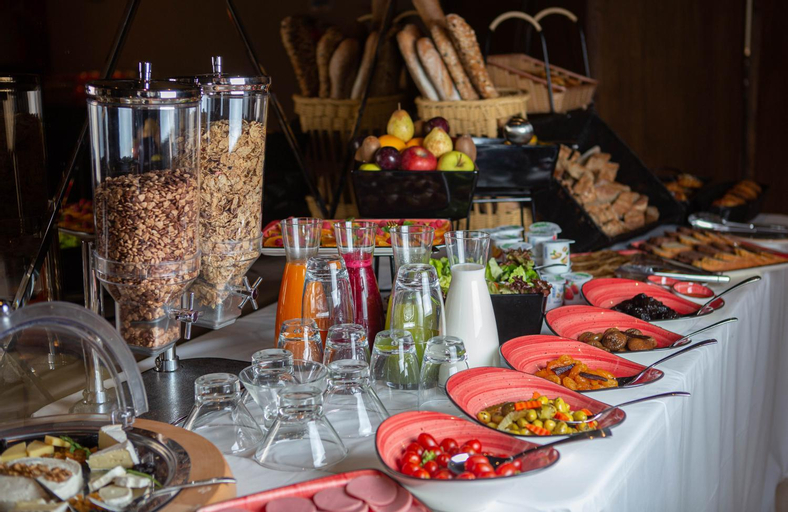 Food & Drinks