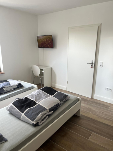 Bedroom 2, Ubernachtung by Tag, Göttingen