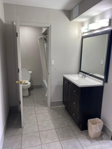 Bathroom 2, New Budget inn, Preble