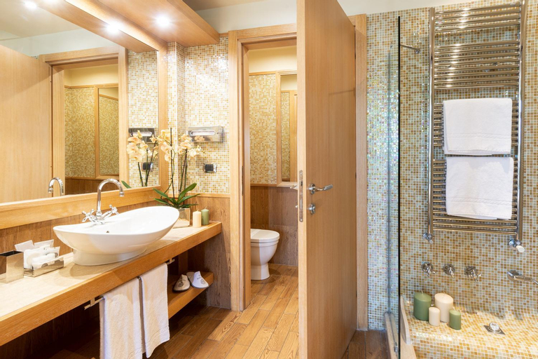 Bathroom 20