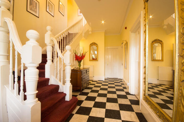 Others 5, 9 Green Lane Bed and Breakfast, Derbyshire