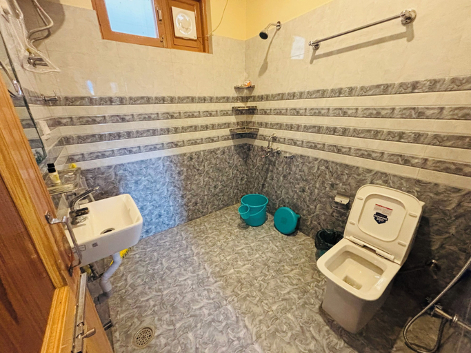 Bathroom, Soil Villa, Kullu