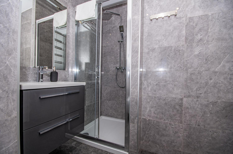 Bathroom 3, InPoint Zablocie Modern Apartments for Work&Travel Self Check-in, Kraków City