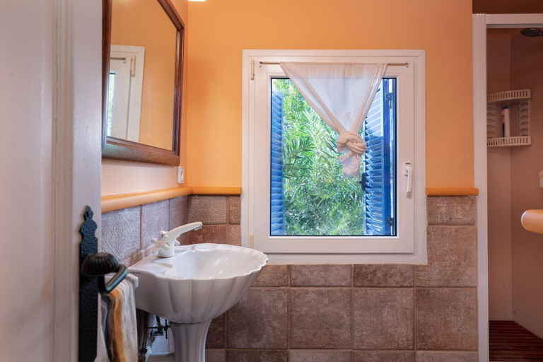 Bathroom 3, Flateli Sa Tuna 3, Girona