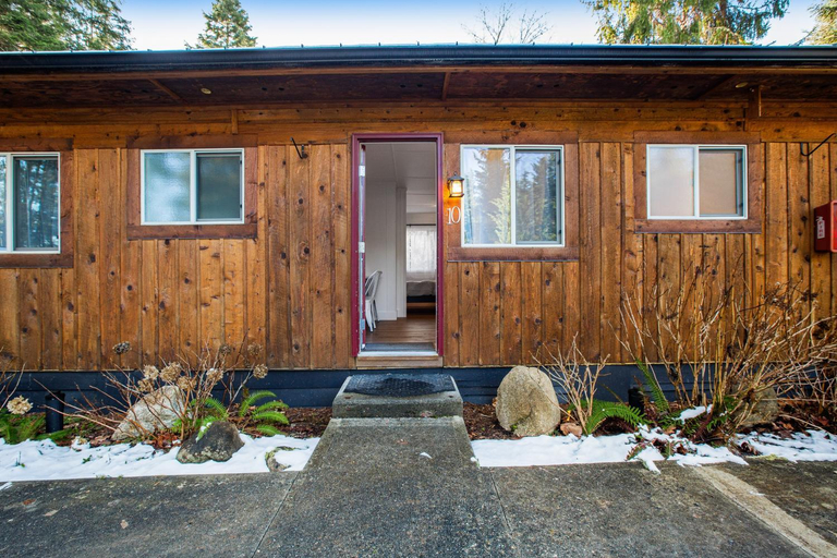 Exterior & Views 1, Mount Constance, Room 10 at Mount Walker Inn, Jefferson