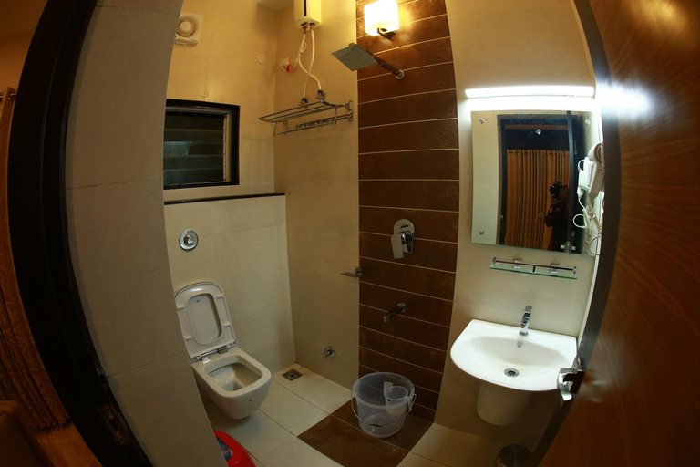Bathroom, D BREEZE SUITES, Bangalore